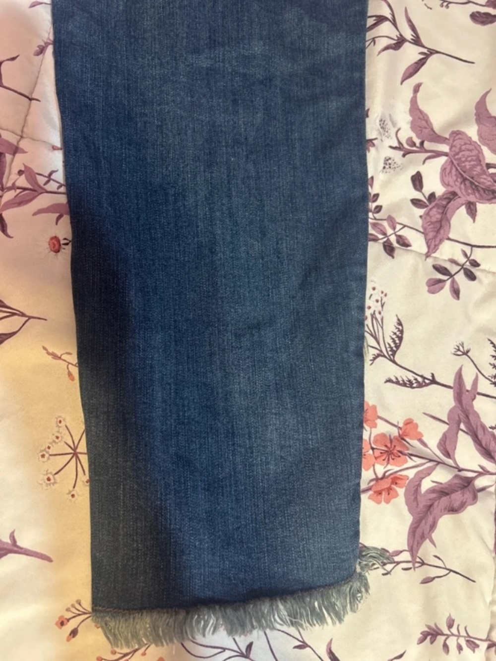 1822 Denim Blue Medium Wash Distressed Fringe Tulip Hem Hippie Jeans Sz. 16 - Picture 7 of 8